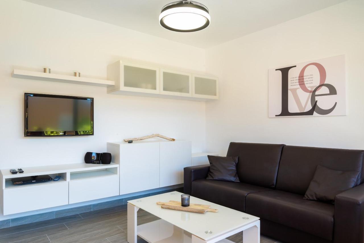 Casa Lucien - Newly Refurbished Apartment With Swimming Pool - Ideal For Couples コラレホ エクステリア 写真
