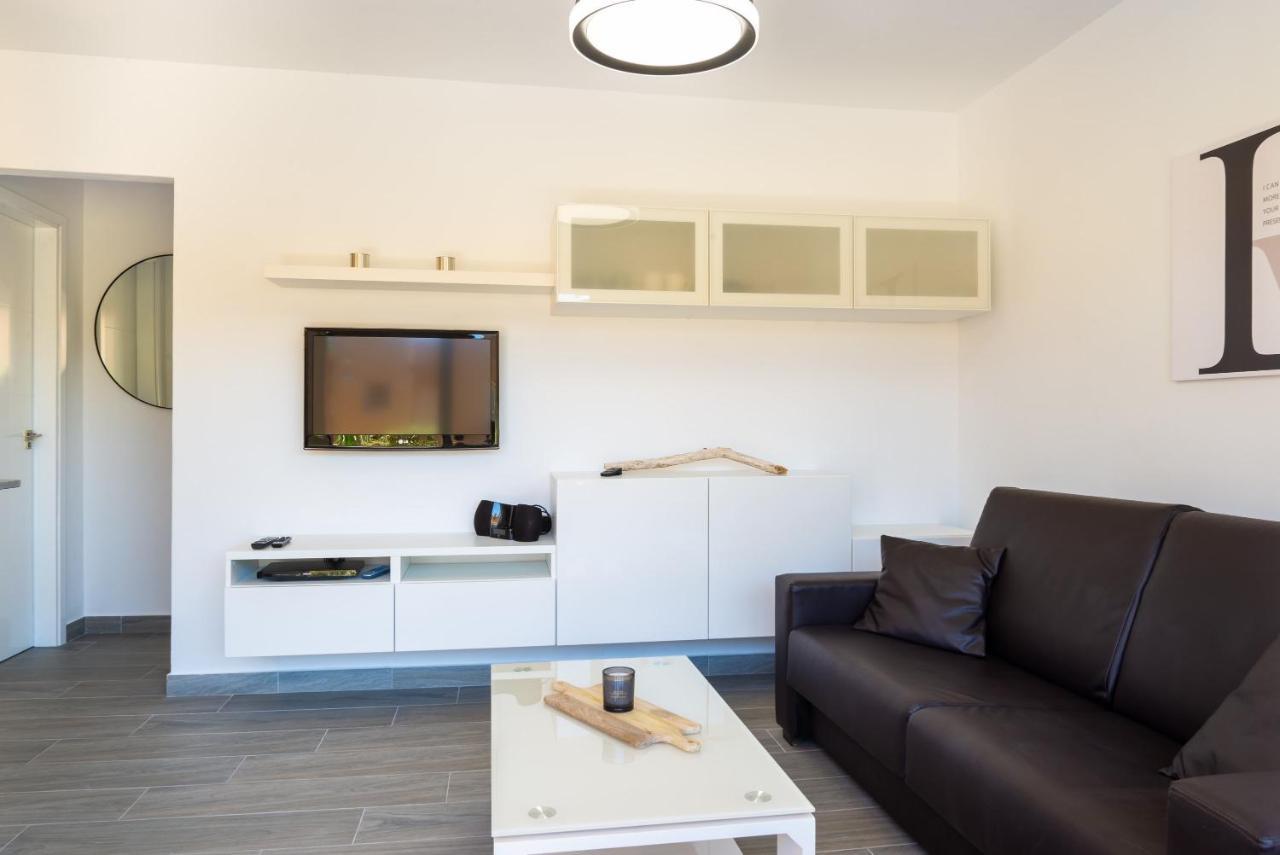Casa Lucien - Newly Refurbished Apartment With Swimming Pool - Ideal For Couples コラレホ エクステリア 写真